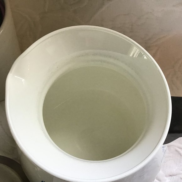 CorningWare Cornflower Stovetop Teapot 6 Cup - Picture 4 of 6